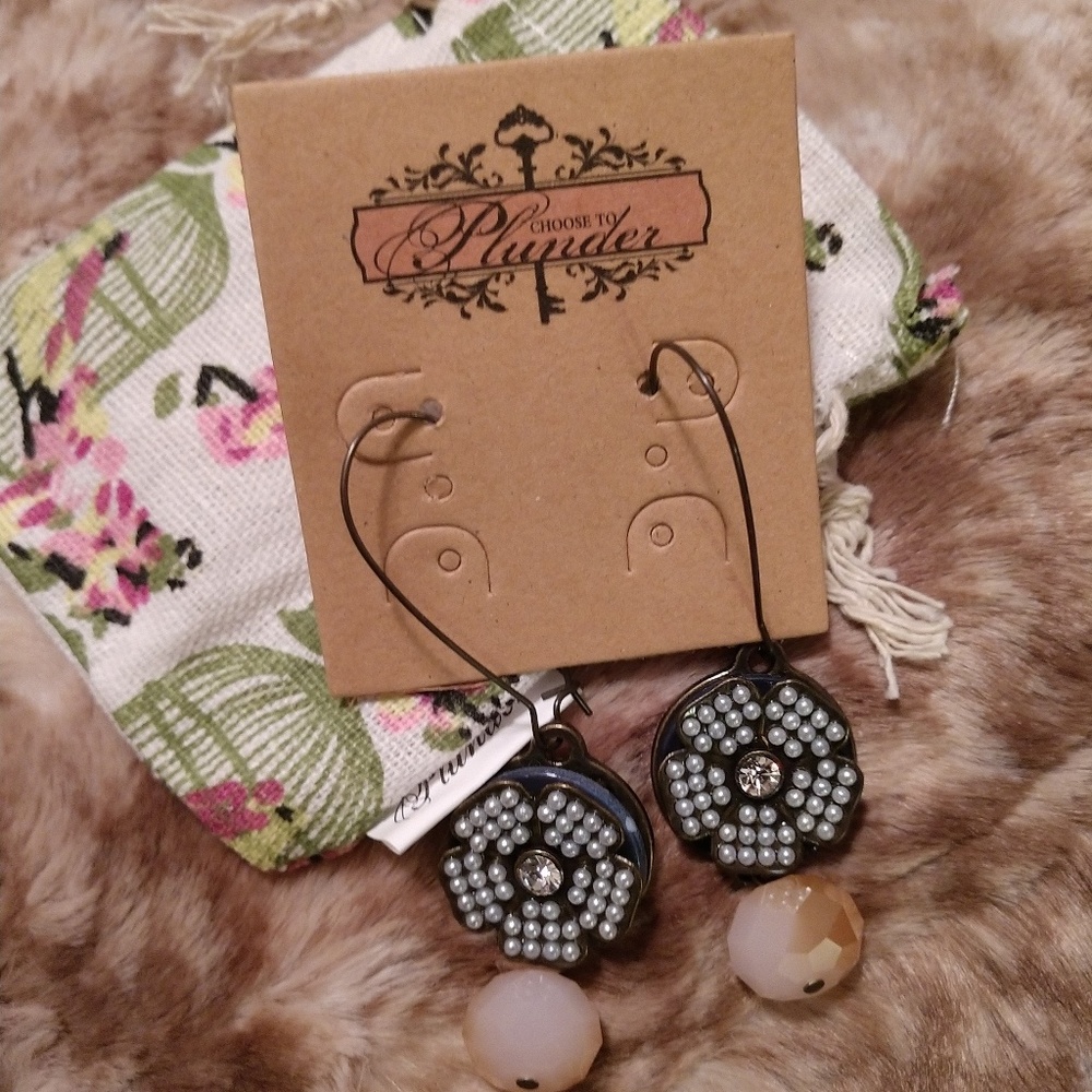 Plunder Nicholina Earrings